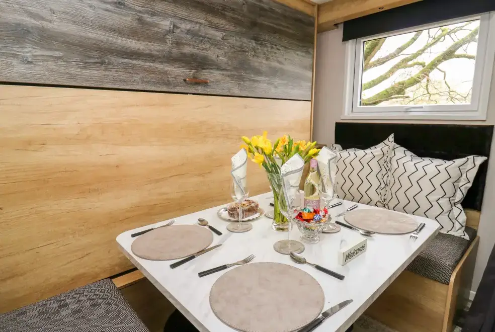 Dining room at Woodland Escape