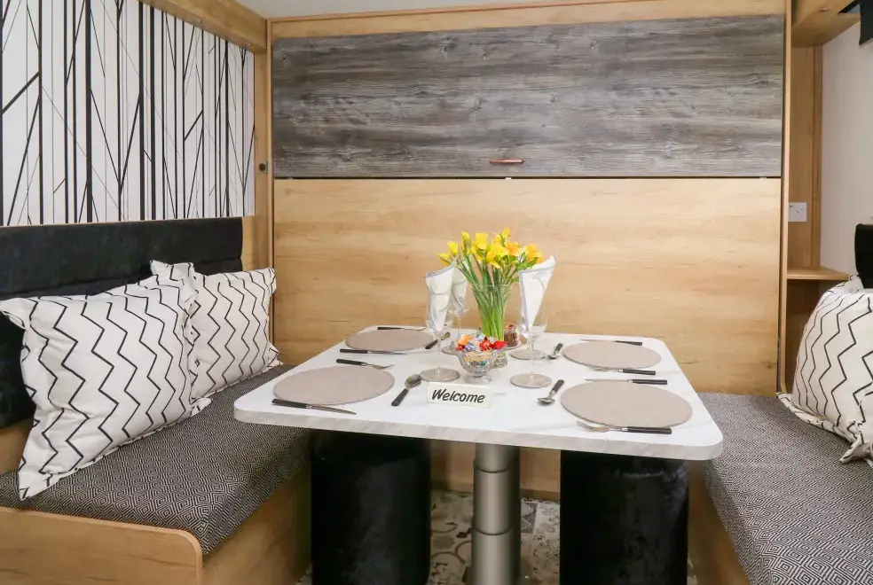 Dining room at Woodland Escape