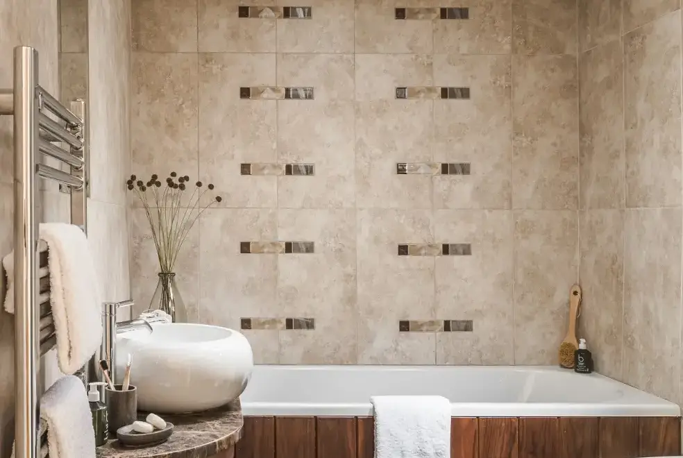 Family bathroom at Woodlands Farmhouse 