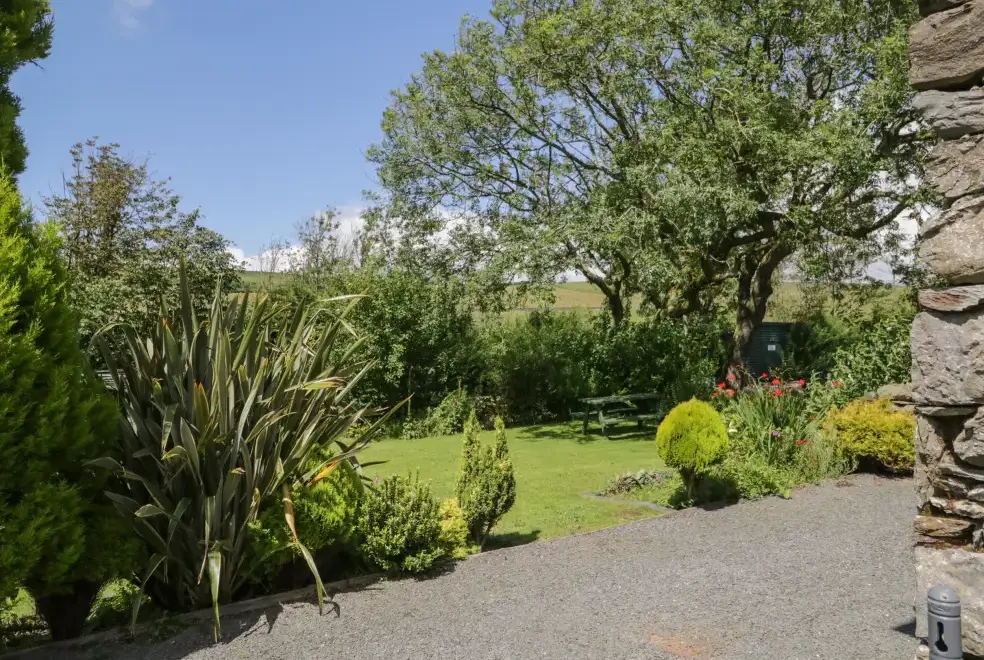 Garden at Woodside Barn Family Cottage, Near the Lake District National Park