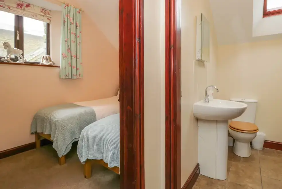 Ensuite bathroom at Woodside Barn Family Cottage, Near the Lake District National Park