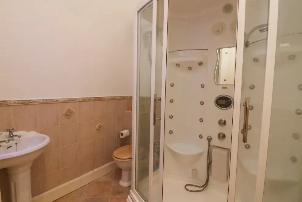 Shower room at Woodside House