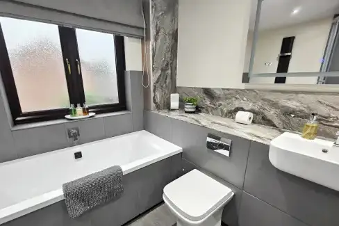 Family bathroom at Yewtree House, Cumbria