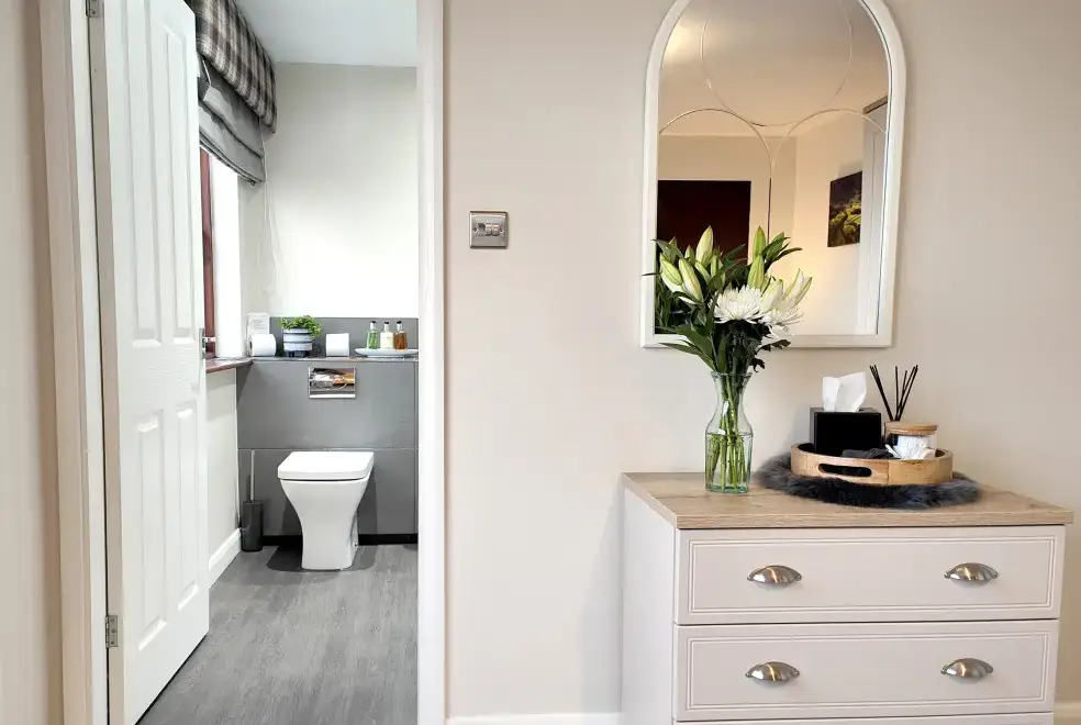 Loo at Yewtree House