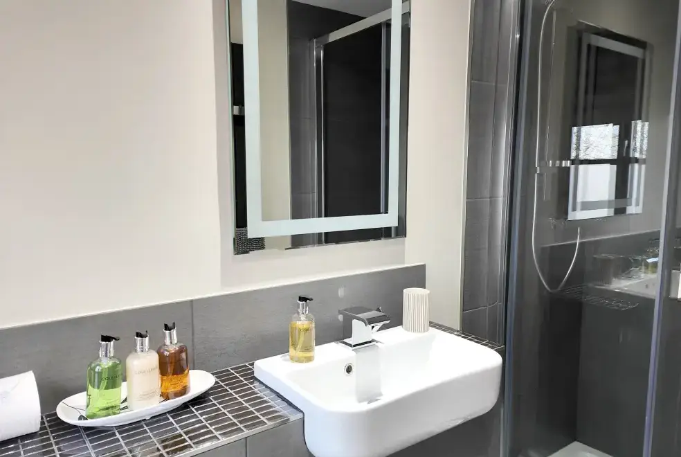 Ensuite bathroom at Yewtree House