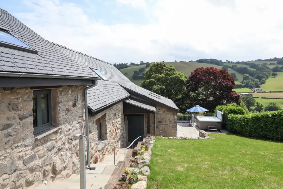 Countryside views at Ysgubor Tyddyn Isaf