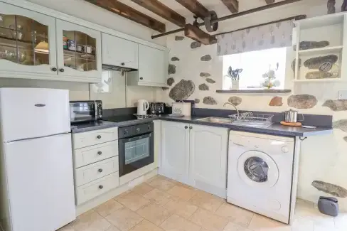 Farmhouse style kitchen at Ysgybor Yd, Gwynedd