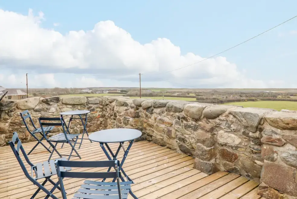 Decked area at Ysgybor Yd