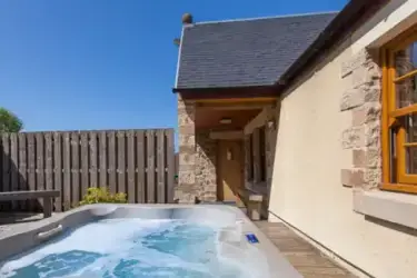 Hot Tub Cottages in Highland
