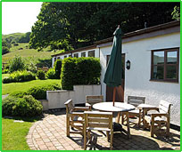 cottages wiuth a patio to rent for holidays