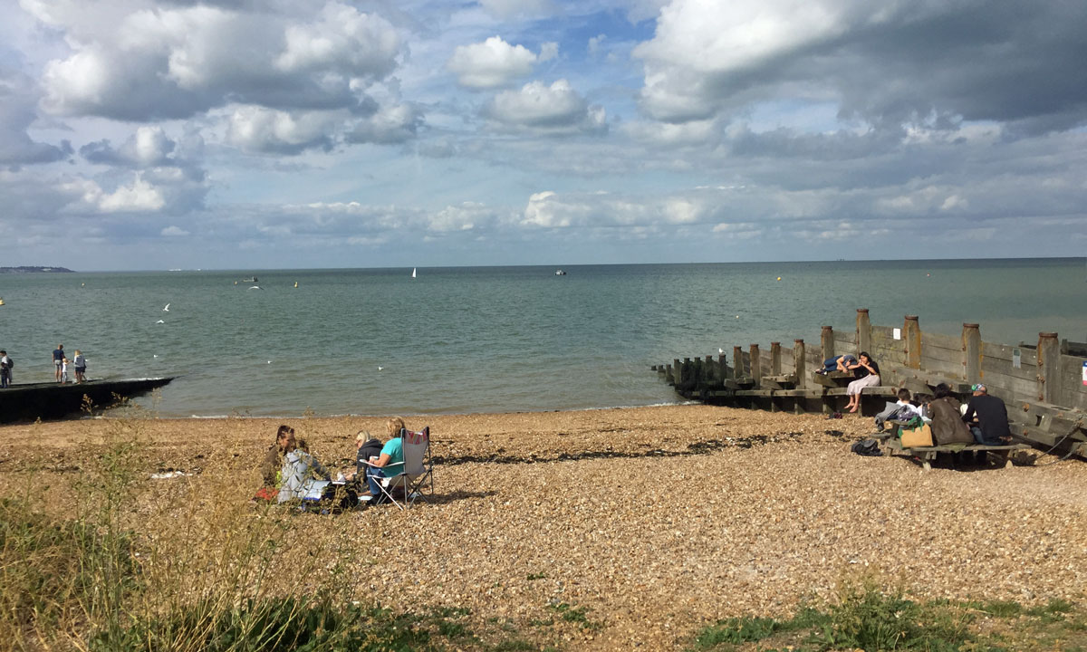 coastal holiday home to rent whistable