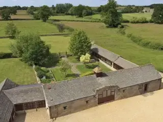 The Cotswold Manor Grange, Exclusive Hot-Tub, Games Barn, 70 acres of Parkland, Oxfordshire,  England