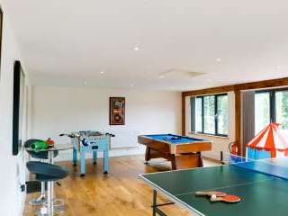 Sleeps 7+1, 5* Gold, Lovely clean Cottage in rural location with shared games room  - Herefordshire