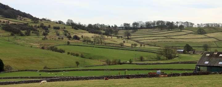 walking holidays peak district and cottages to rent
