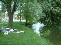 self-catering accommodtion in Peterborough, enjoy the parks and river Nene during your stay in peterborough