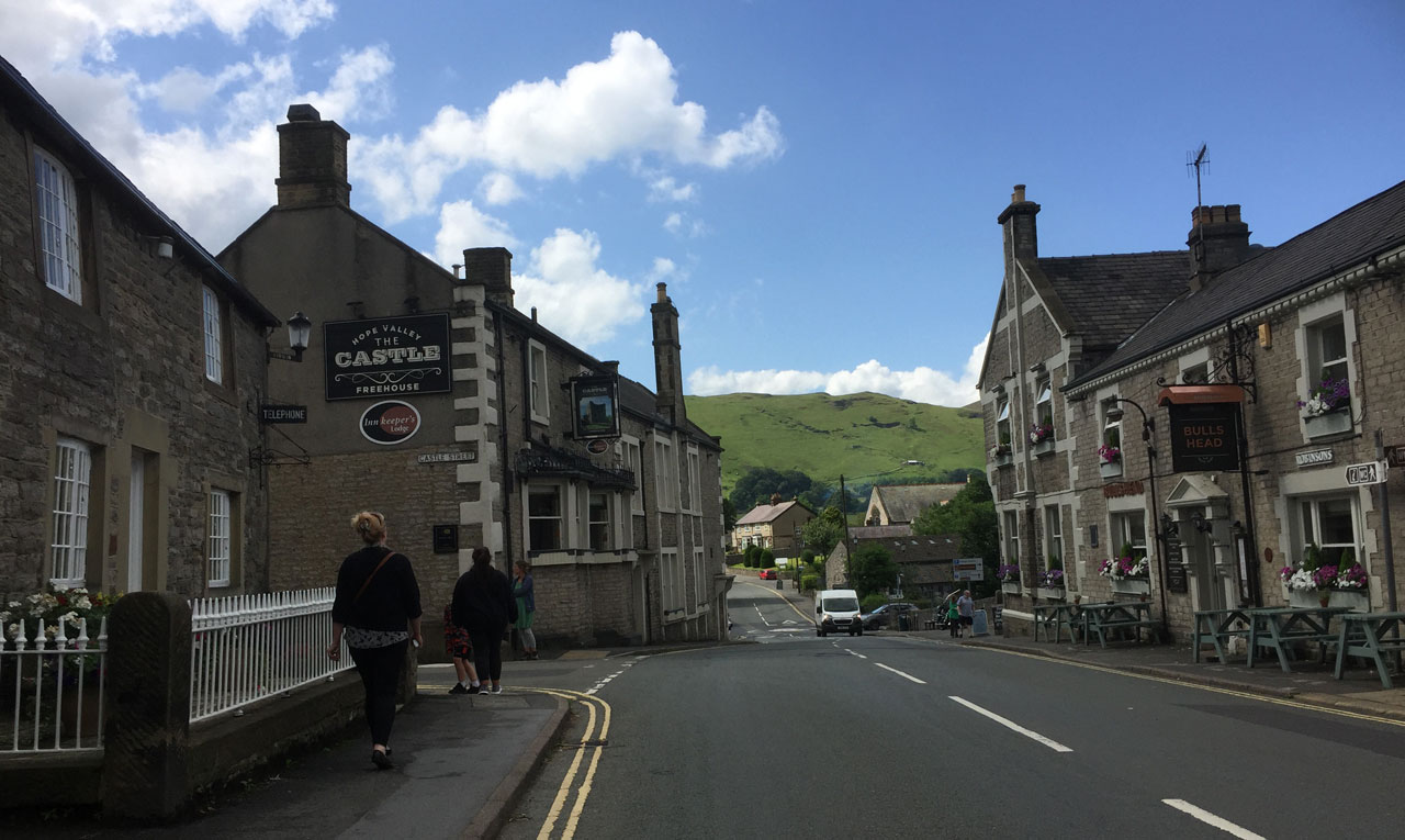 Self catering country cottages in Castleton Derbyshire Cottage
